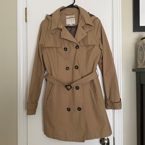 A New Day Camel Fall/Spring Trench Size L